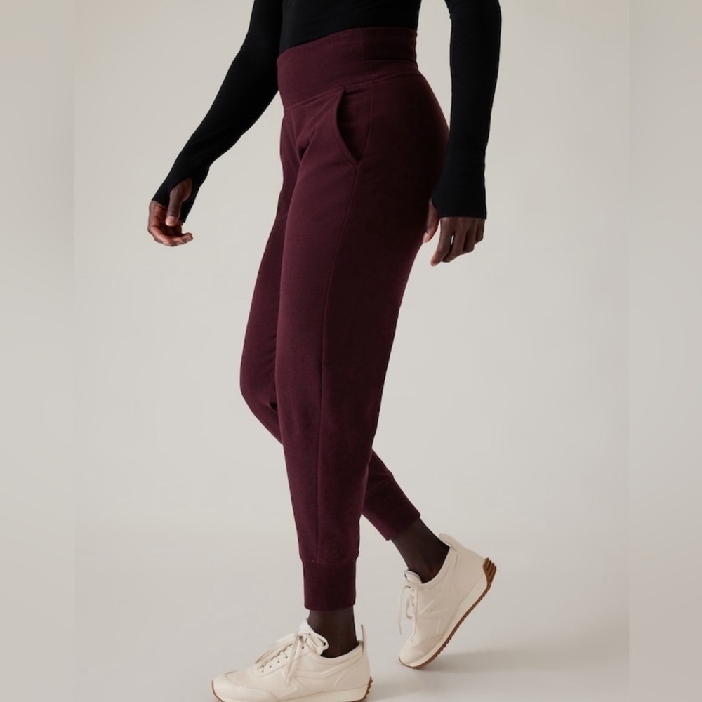 NWT Athleta Coaster Luxe Spice Cabernet Heather Jogger Size M/T